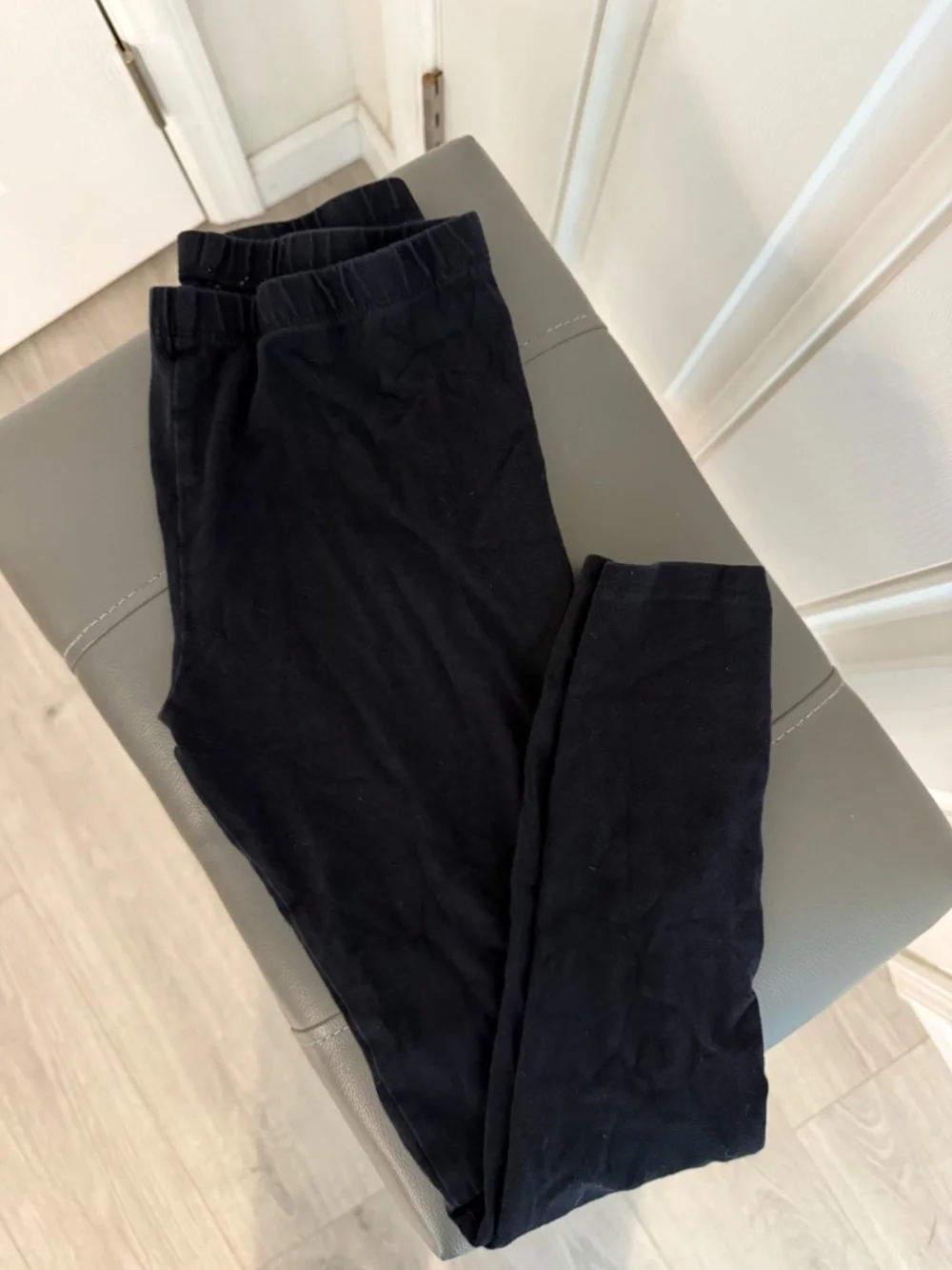 Girls black leggings